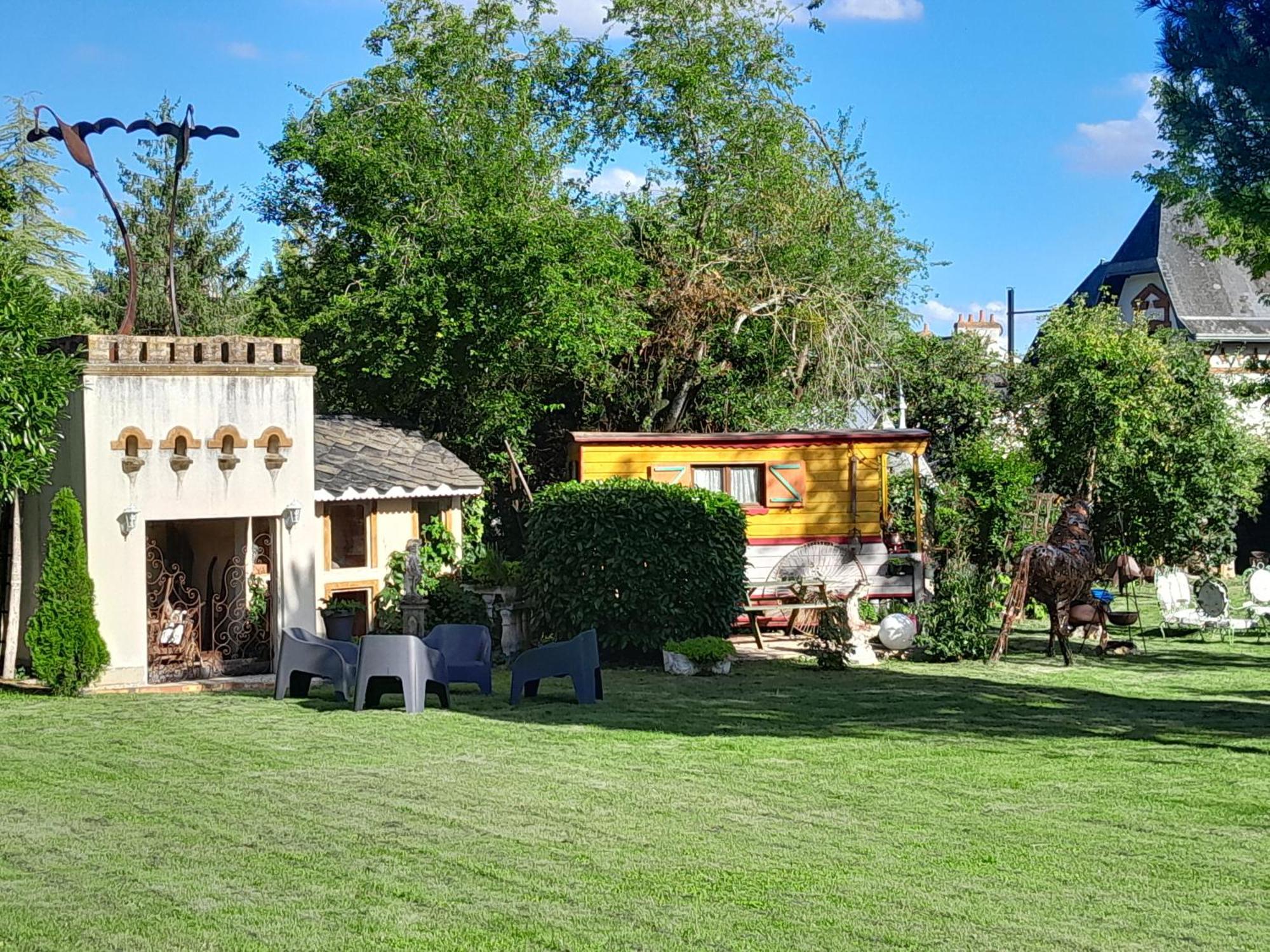 Le Madrigal Bed & Breakfast Mamers Екстериор снимка